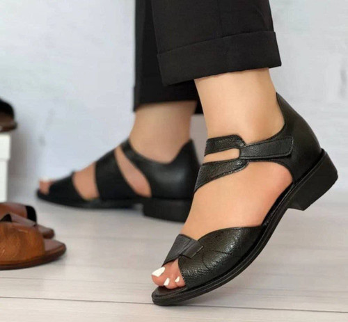 ۳ سانتی ترک size:38 ta40 قالب کفش ۱ شماره بزرگ میباشد ارسال ۷روز کاری