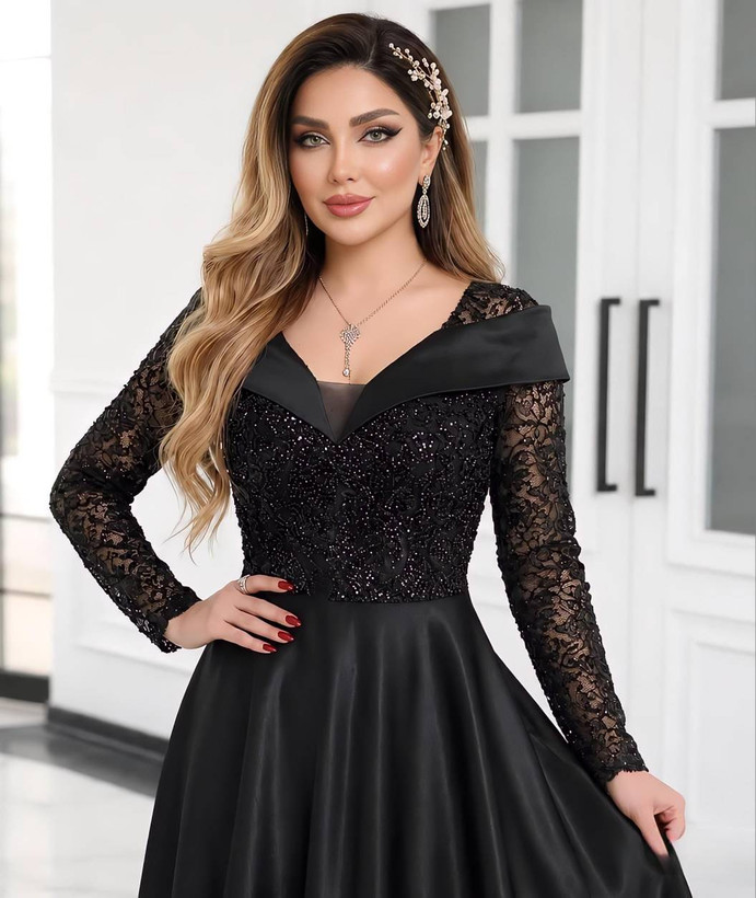 خرجکار گل برجسته و پولک دامن ساتن آمریکایی 4سایز سایز2 (38.40) سایز3(42_44 ) سایز4(46 )سایز5(48) رنگ بندی مشکی