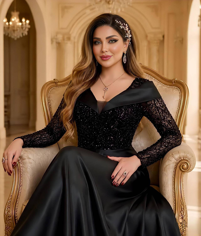خرجکار گل برجسته و پولک دامن ساتن آمریکایی 4سایز سایز2 (38.40) سایز3(42_44 ) سایز4(46 )سایز5(48) رنگ بندی مشکی